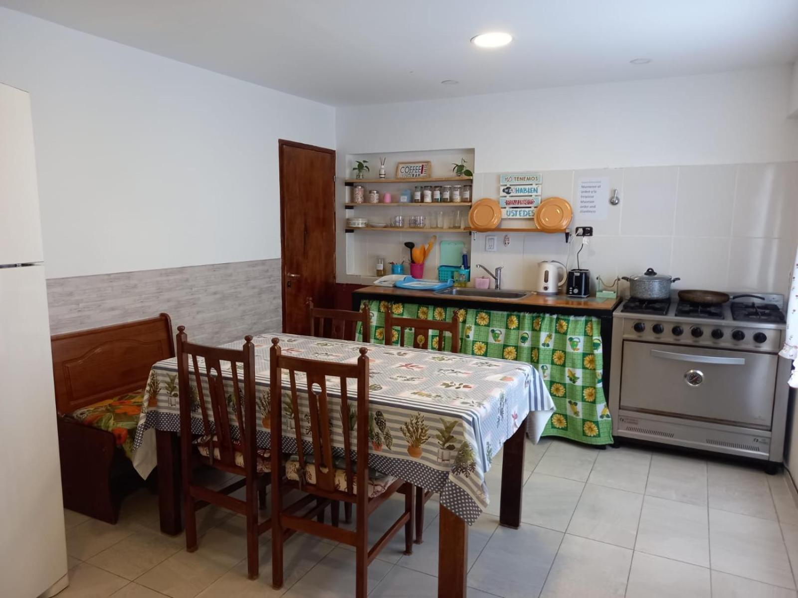 Hostel Comunidad Ushuaia Ngoại thất bức ảnh